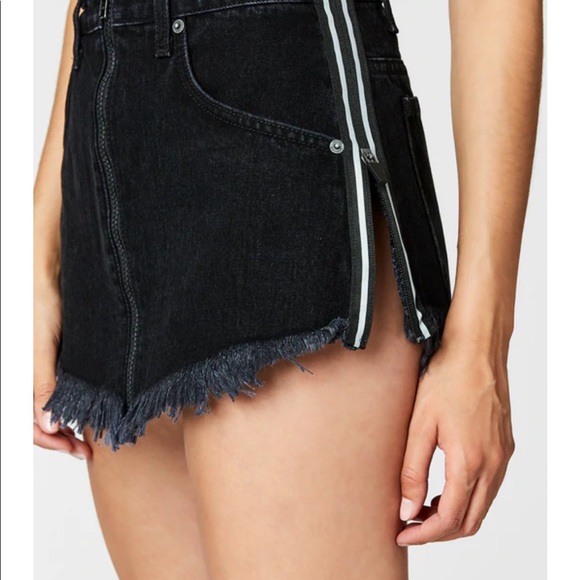 Carmar Jean Skirt Size 25. Sold at LF. - Picture 6 of 10